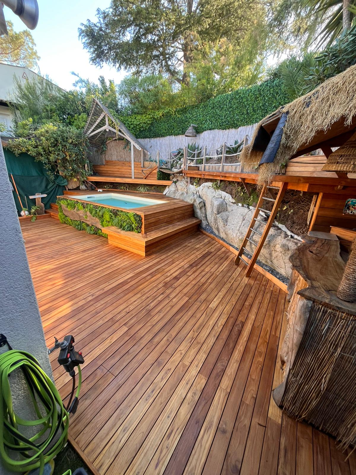 Terrasse teck et mini-piscine après saturateur — Villeneuve-Loubet